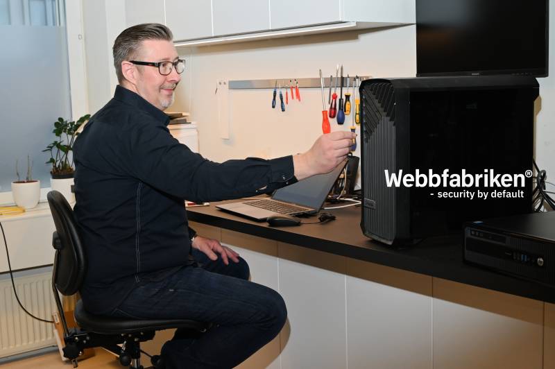 Computer service and sales at Webbfabriken Lidingö