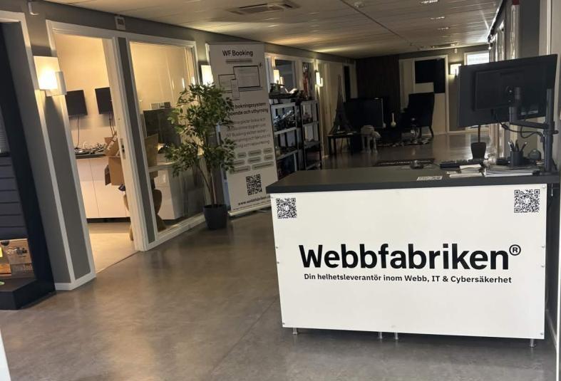 Webbfabrikens entré på Lidingö